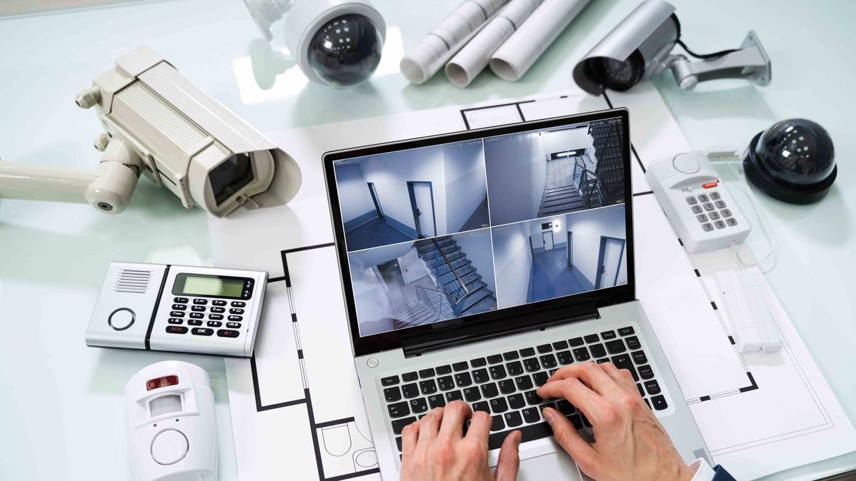 Electronic Security Surveillance System: Types, Benefits and Applications